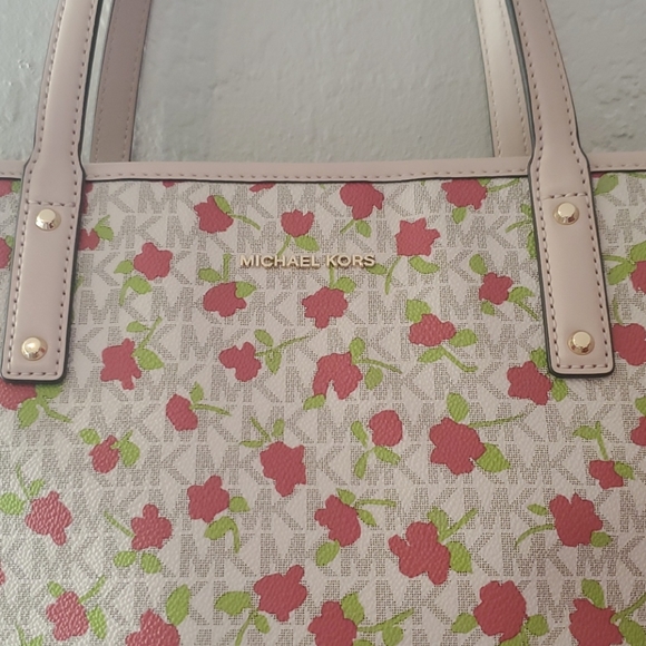 Michael Kors Cater Large Open Tote Bag - Picture 11 of 11